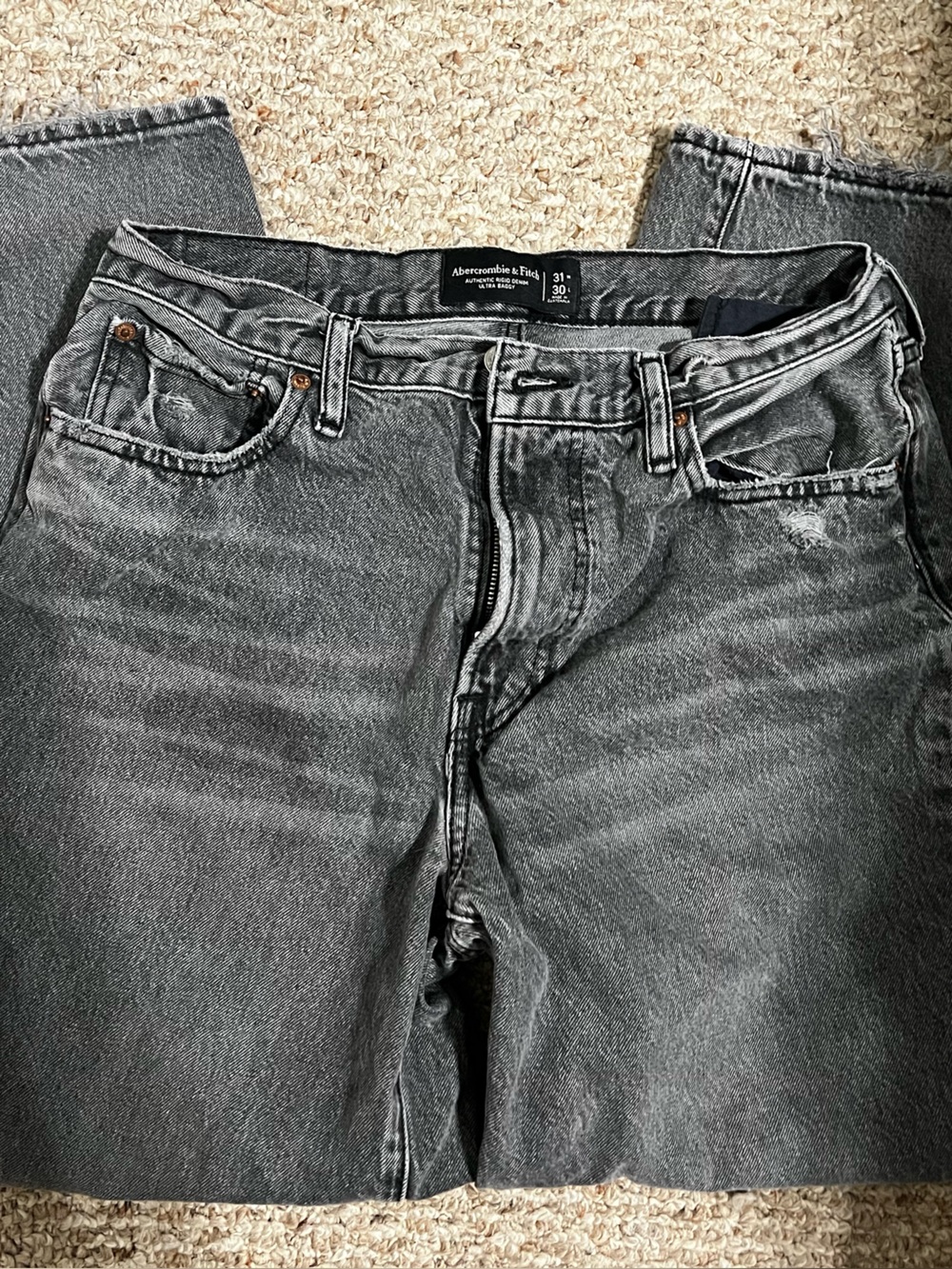 Abercrombie & Fitch gray/black Ultra Baggy 31W 30L. Great condition.